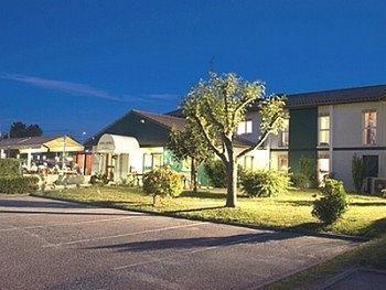 Logis Hotel Horus Restaurant Les Bruyeres Toulenne Екстер'єр фото