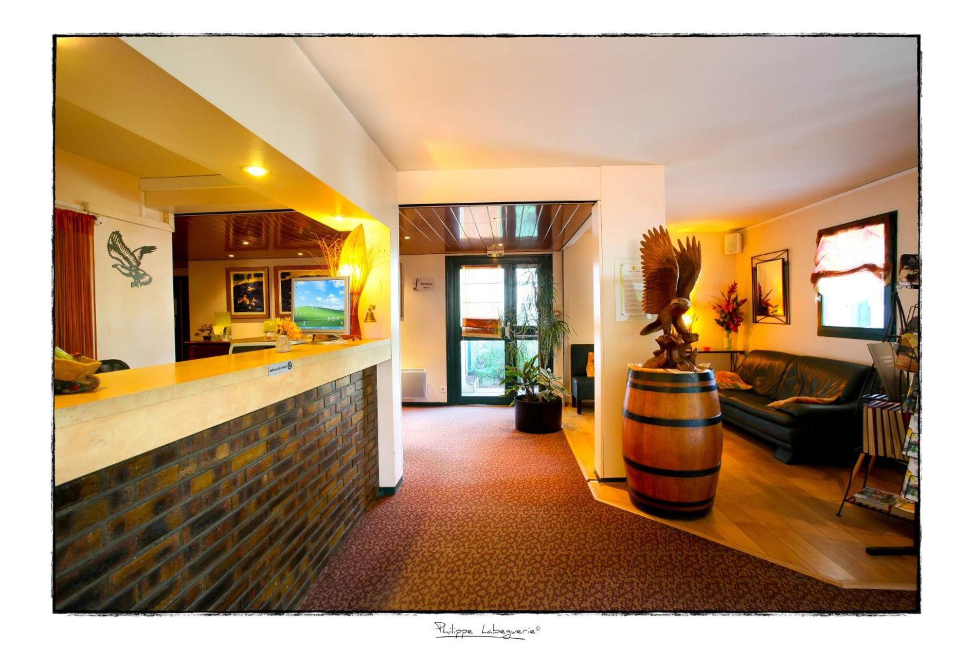 Logis Hotel Horus Restaurant Les Bruyeres Toulenne Екстер'єр фото