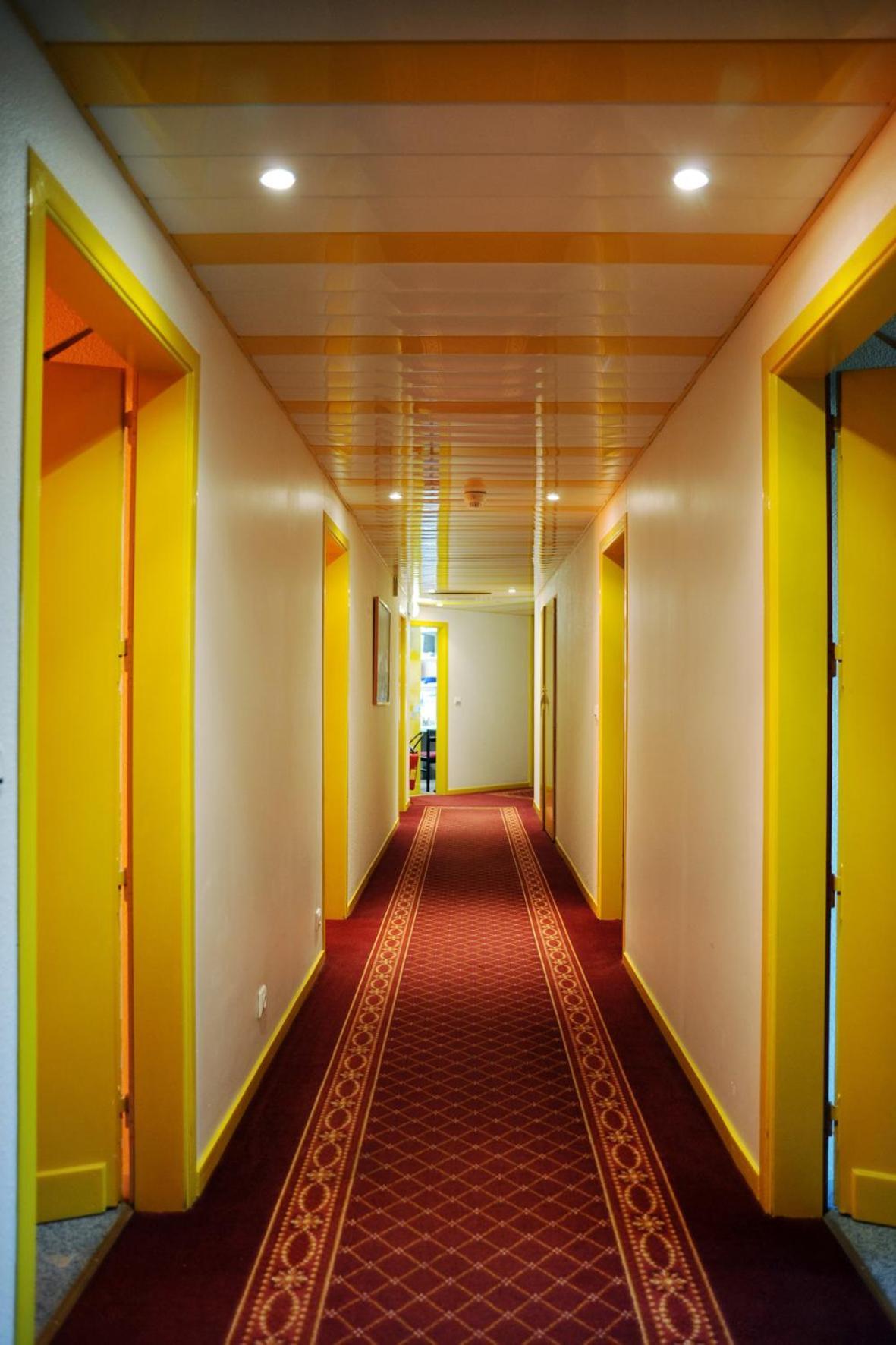 Logis Hotel Horus Restaurant Les Bruyeres Toulenne Екстер'єр фото