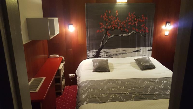 Logis Hotel Horus Restaurant Les Bruyeres Toulenne Екстер'єр фото