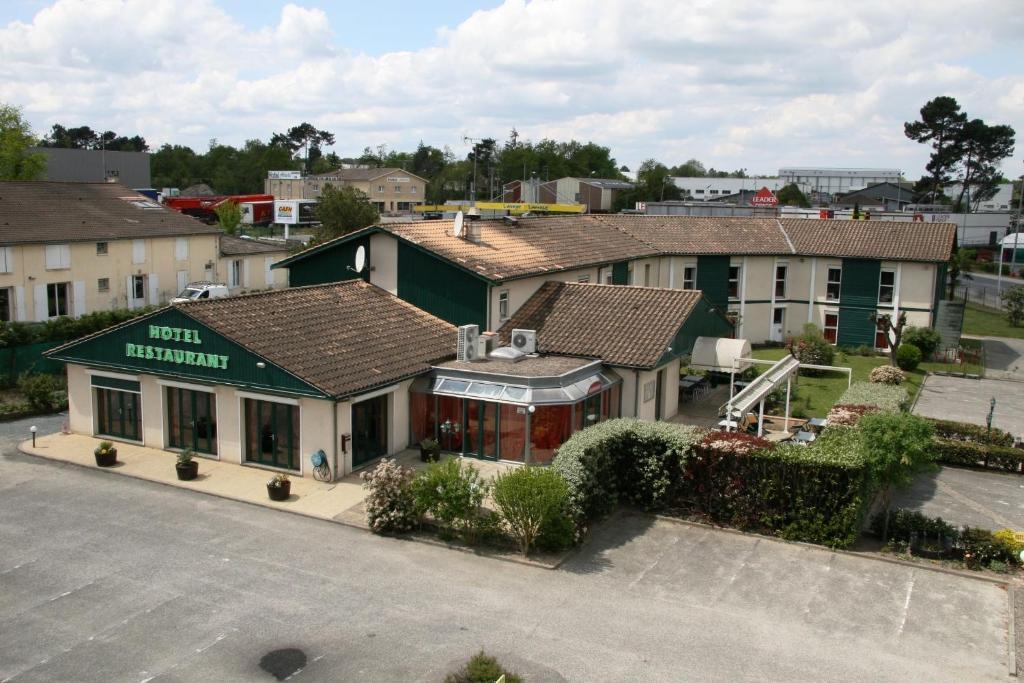 Logis Hotel Horus Restaurant Les Bruyeres Toulenne Екстер'єр фото