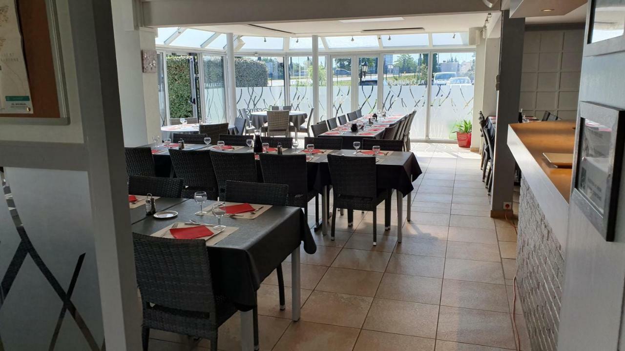 Logis Hotel Horus Restaurant Les Bruyeres Toulenne Екстер'єр фото