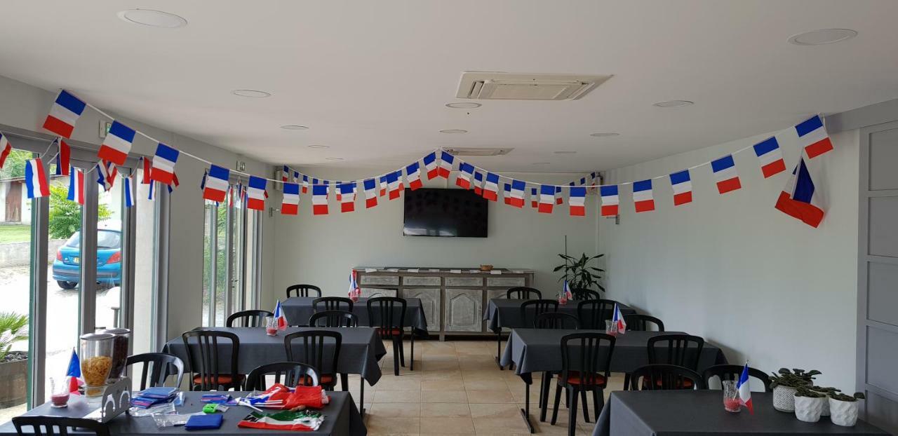 Logis Hotel Horus Restaurant Les Bruyeres Toulenne Екстер'єр фото