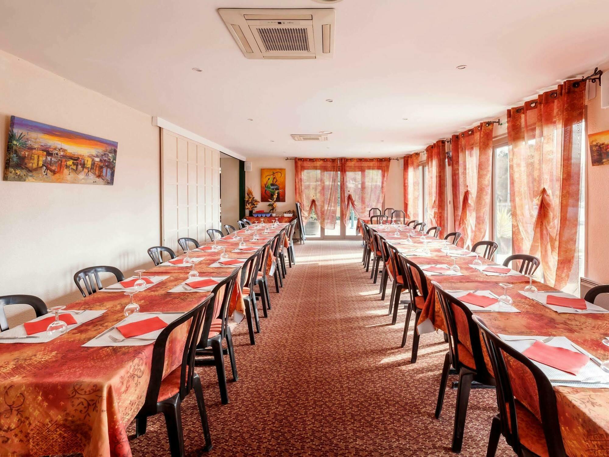 Logis Hotel Horus Restaurant Les Bruyeres Toulenne Екстер'єр фото