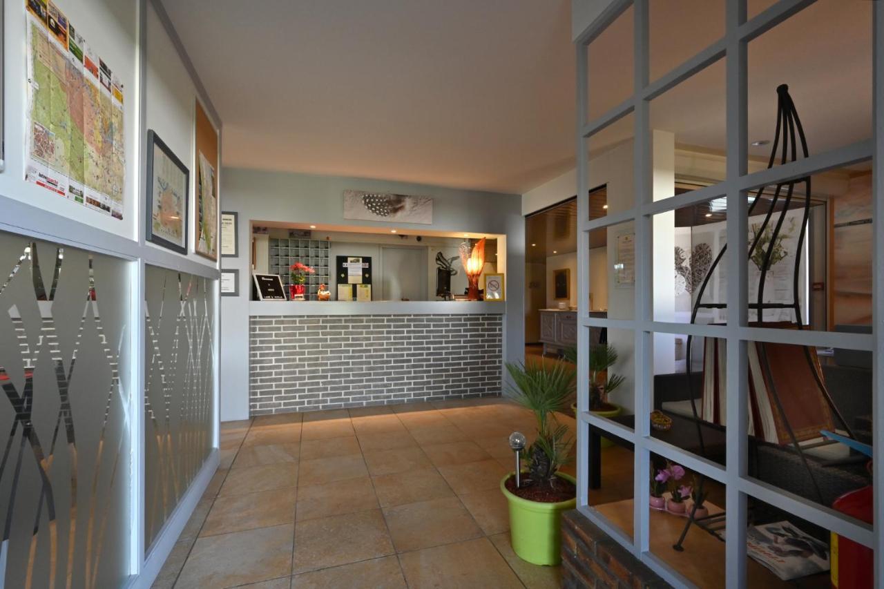 Logis Hotel Horus Restaurant Les Bruyeres Toulenne Екстер'єр фото